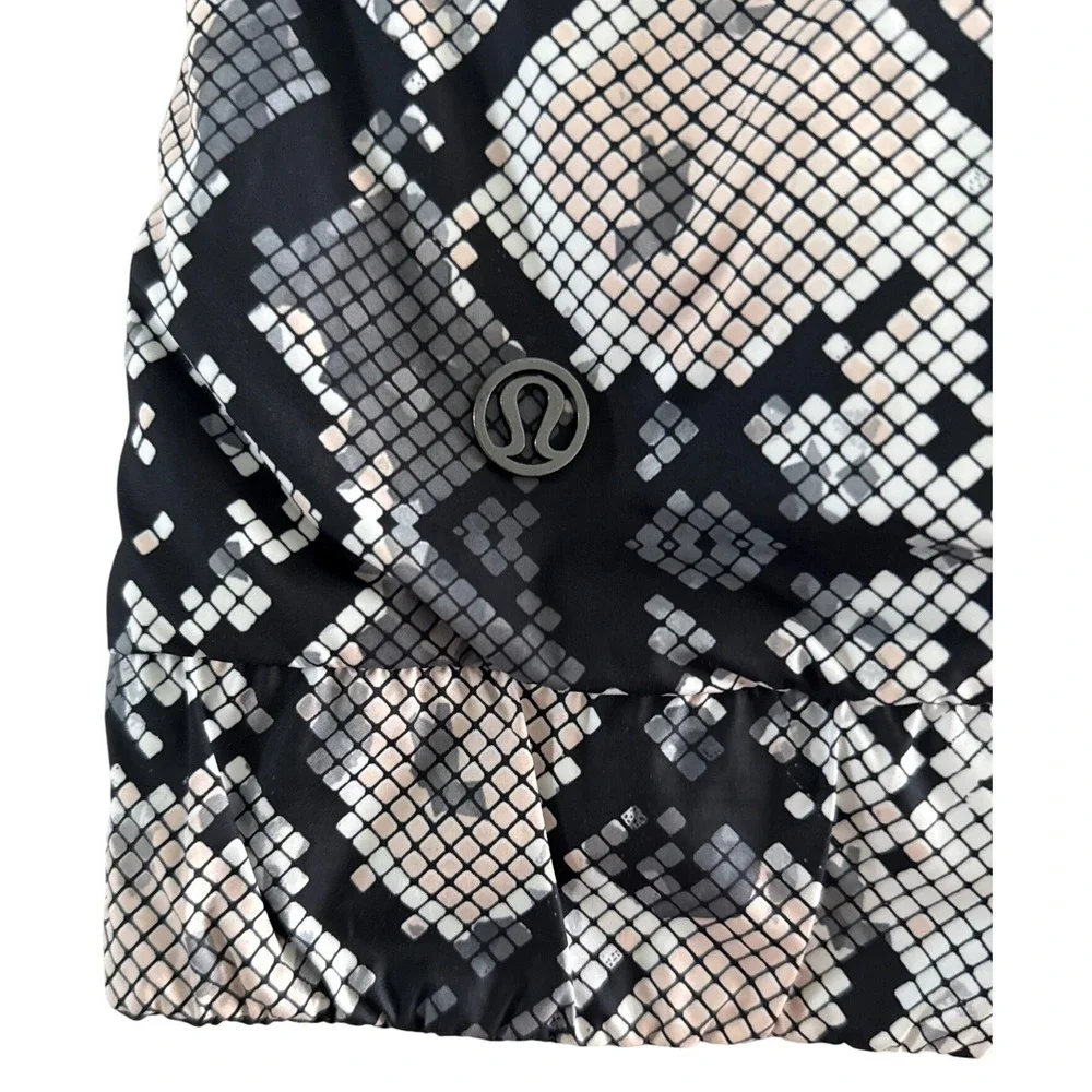 Lululemon The Fluffiest Vest Black Ziggy Snake Pink Black 650 Goose Down Sz 8 - Picture 14 of 14